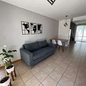 Hermoso Duplex Con Estacionamiento Apartamento Guaymallén